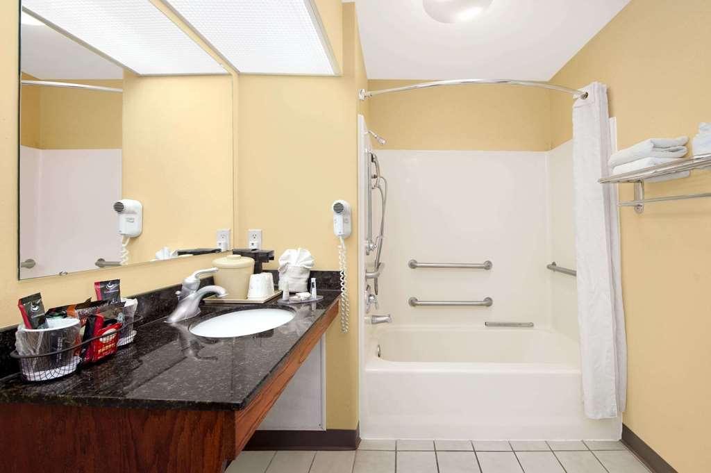 Hotel Baymont By Wyndham Kingsland Zimmer foto