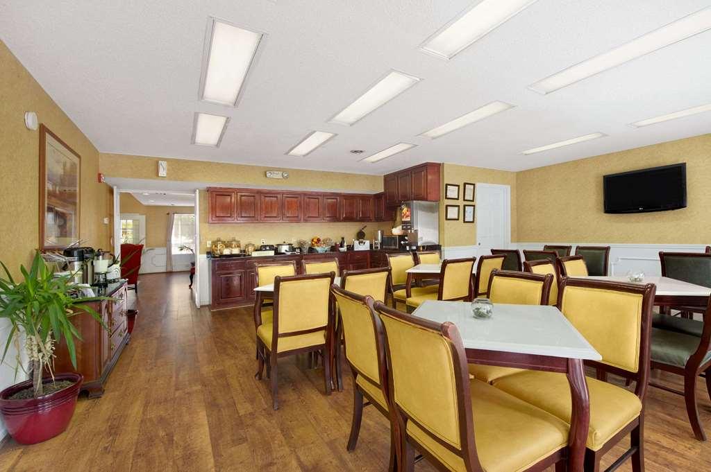 Hotel Baymont By Wyndham Kingsland Restaurant foto