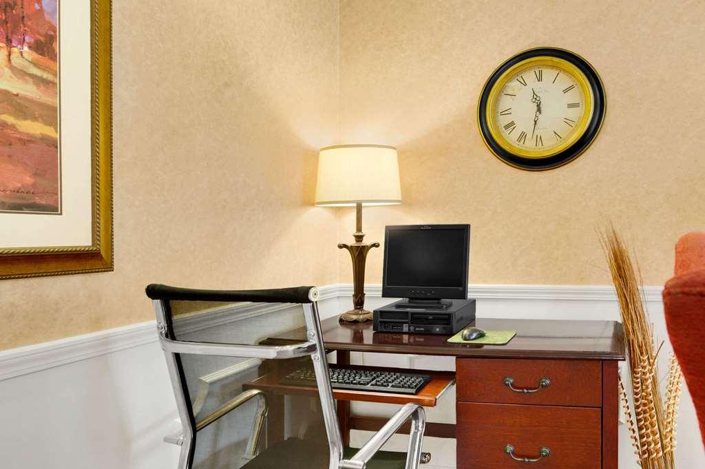 Hotel Baymont By Wyndham Kingsland Interior foto