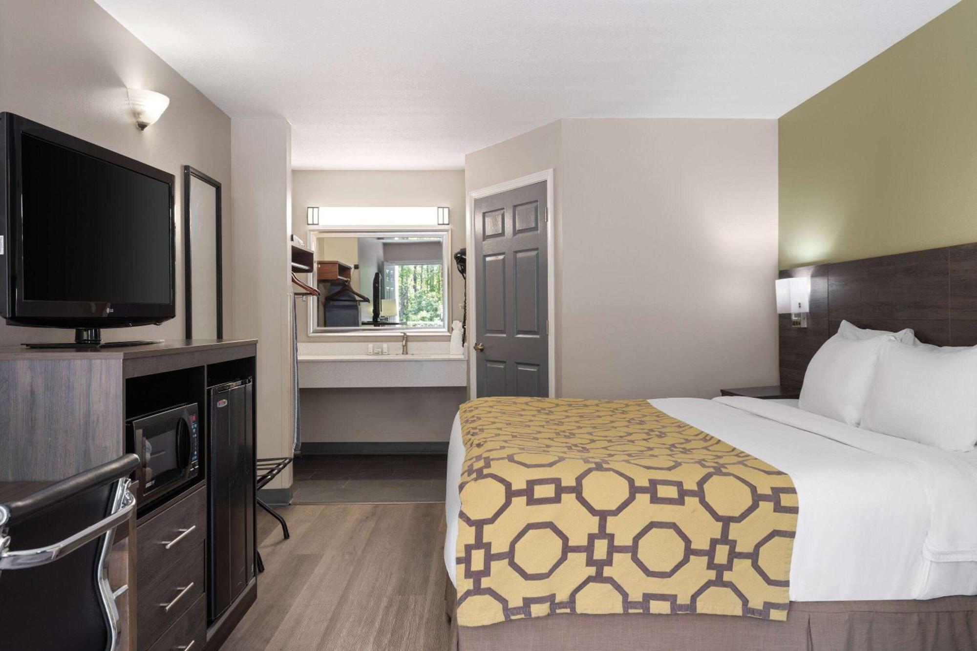 Hotel Baymont By Wyndham Kingsland Exterior foto